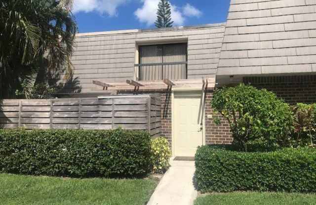 Charming 2-Bed Oasis with 2.5 Baths in Prime Palm Beach Gardens Location! photos photos