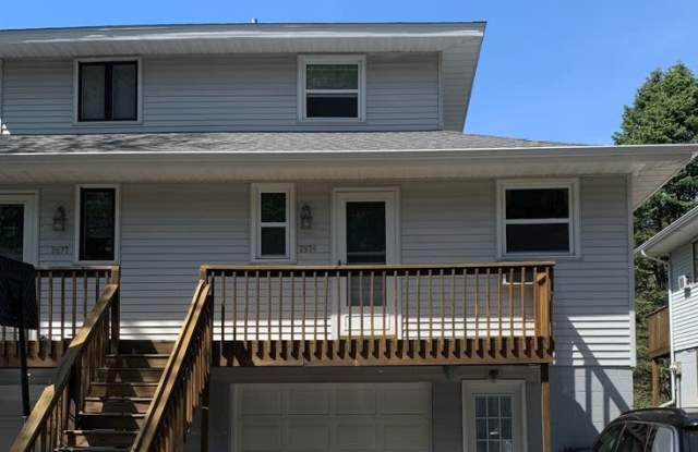 Multi-Level Duplex with 3 Bedrooms  2 Bathrooms in Stevensville photos photos