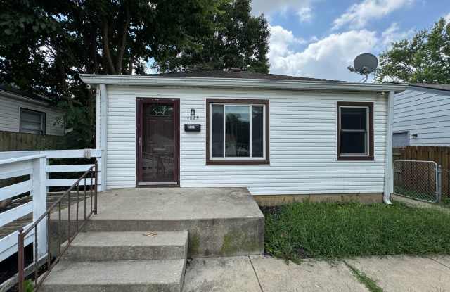 Christian Park 3 Bed 1 Bath with garage Gallery 1