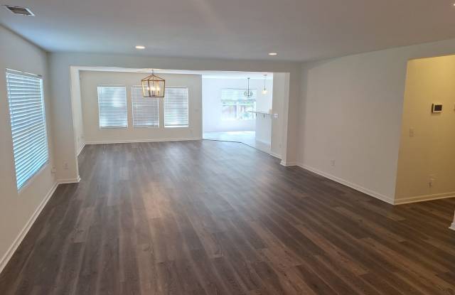 Wonderfully Remodeled Three Bedroom Home in Northeast Columbia! Gallery 3
