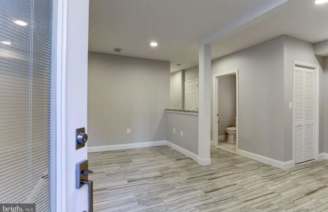 1416 NW MERIDIAN PL NW #B Gallery 3