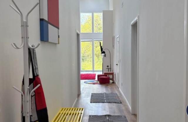 1013 Gardner Street Gallery 3