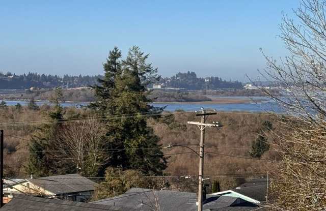 GORGEOUS BAY VIEWS! FULLY FURNISHED! ALL UTILITIES INCLUDED! Gallery 3