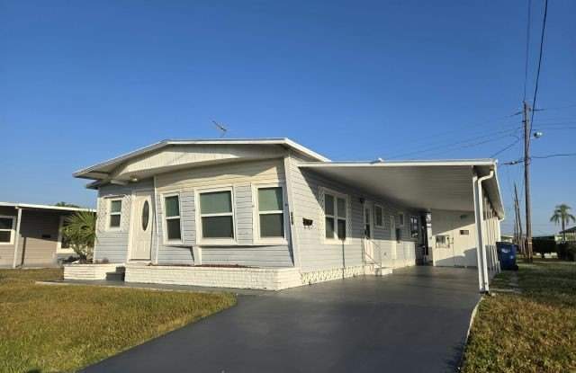 315 50th Ave. Plz. West photos photos