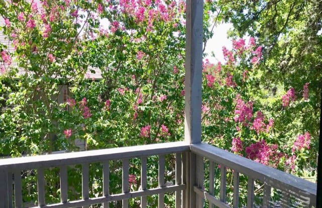 430 Lindsey, 4B - 430 Lindsey St, San Marcos, TX 78666
