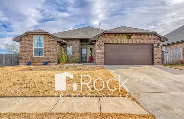 3 Bedroom Home in North Norman with New Carpet photos photos