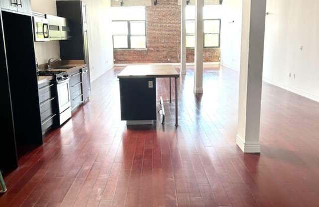 652 Mateo St Gallery 2
