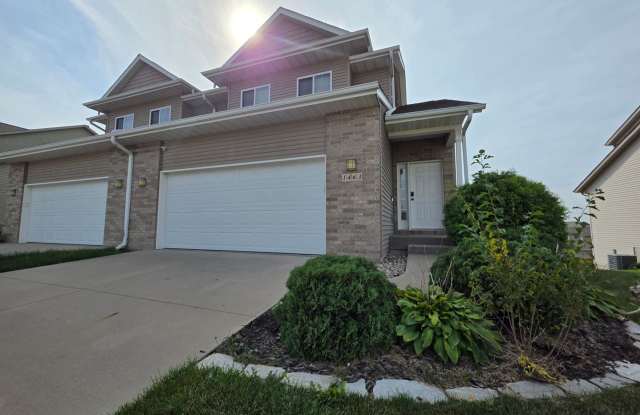 Coralville 4 Bedroom 4 Bath 3 Level Town Home Duplex with 2 Stall Attached Garage photos photos