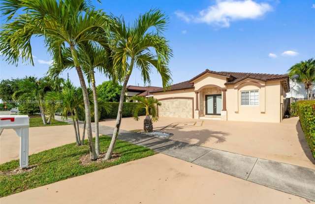 18348 SW 139th Pl photos photos