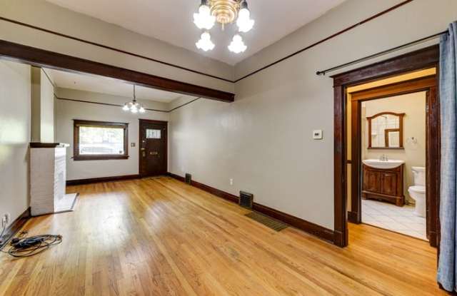 215 South Washington Street Gallery 3