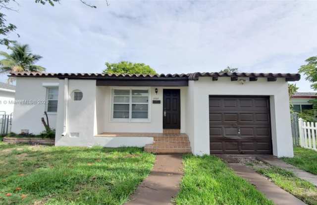 2322 Wilson St photos photos