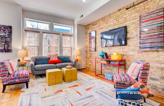 1616 N wood Street Gallery 2