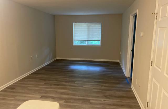Two-bedroom, Two-bathroom Condo in Eagles Place Gallery 3