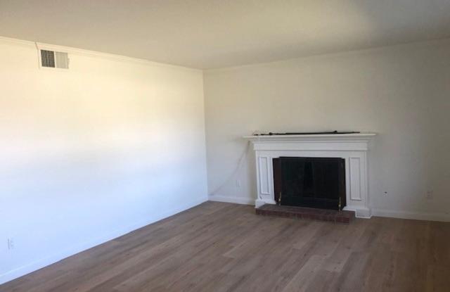 2914 E. Oakmont Ave. Gallery 4