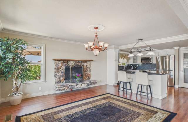4910 Cabrillo Pt Gallery 4