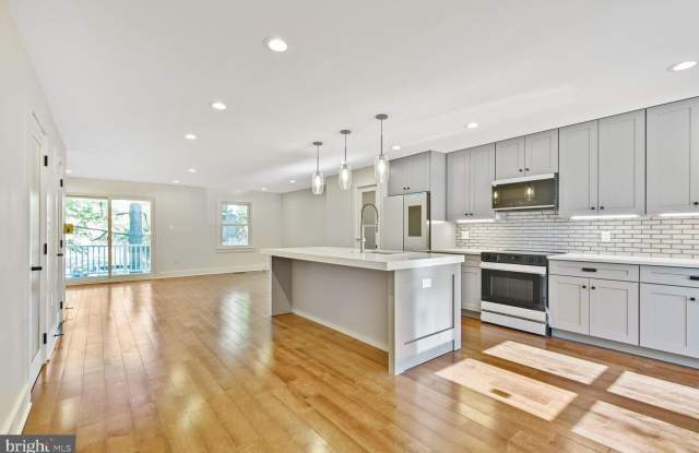 10222 ARIZONA Circle Gallery 4