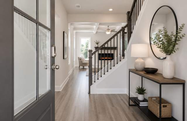Like New - First Class Amenities Gallery 3