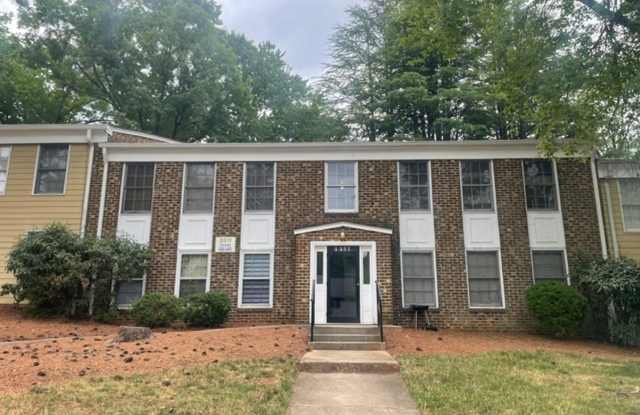 Convenient Location Near Wake Forest and Coliseum photos photos