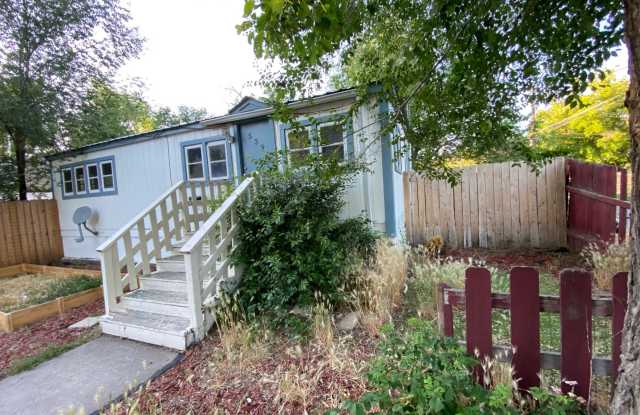 Three Bedroom, One Bathroom House with Fenced Yard - 539 East 5th Street, Durango, CO 81301