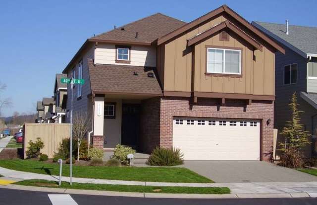 Nice 3 Bedroom plus den - Corner lot in Saddle Creek! photos photos