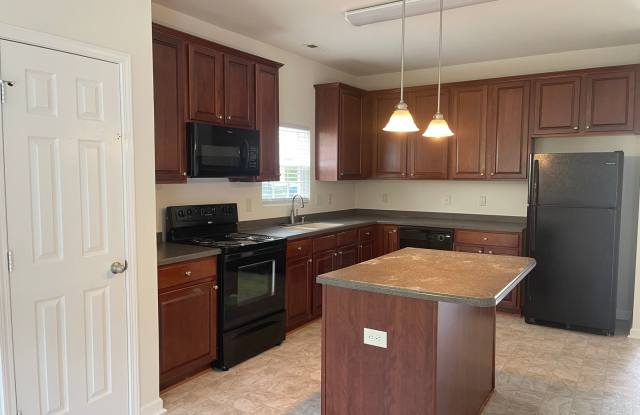 Spacious 4 Bedroom Home with Two-Car Garage in Swann's Mill Community Gallery 4