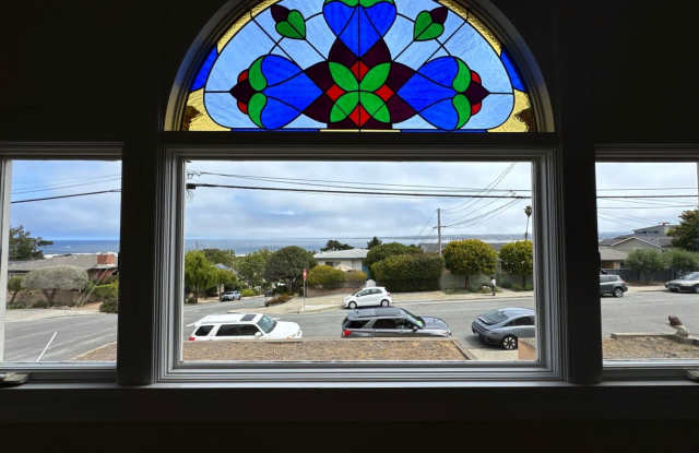 Ocean View 2 Bed/ 2 Bath Home in Monterey Gallery 4