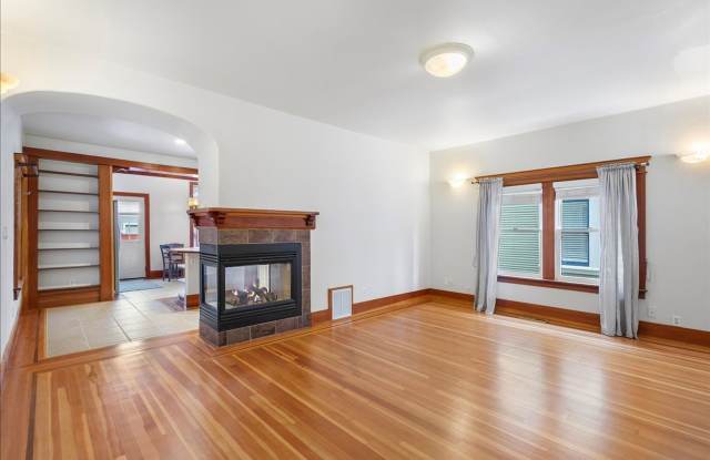 1038 Santa Clara Ave #A - 2+ bedroom | 2 bath | Lower duplex photos photos