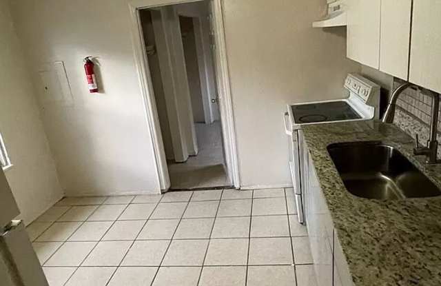 Charming 2-Bedroom Home with on Oleander Avenue – Your Perfect Auburndale Oasis! photos photos