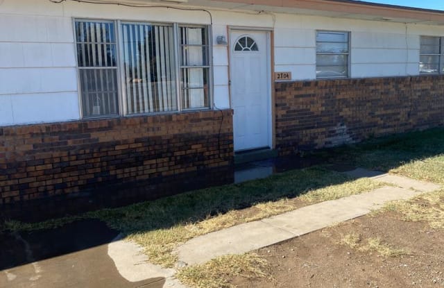 2704 S Washington Ave (101) - 2704 South Washington Avenue, Roswell, NM 88203
