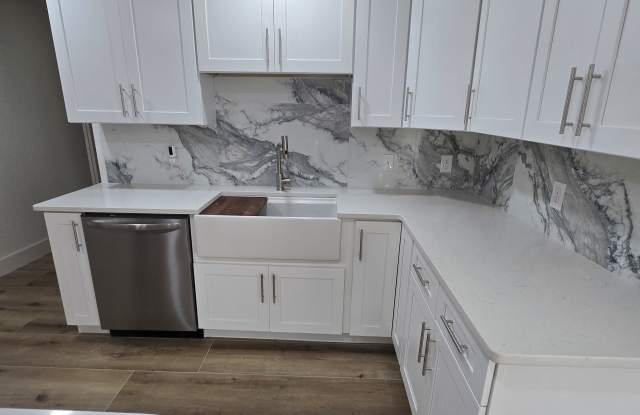 383 Floral Dr photos photos