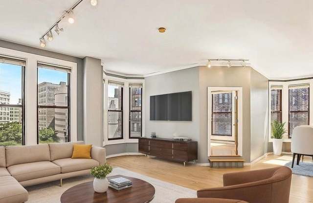 Oversized Downtown 1 Bed, 1 Bath + Den Condo! photos photos Oversized Downtown 1 Bed, 1 Bath + Den Condo! photos photos