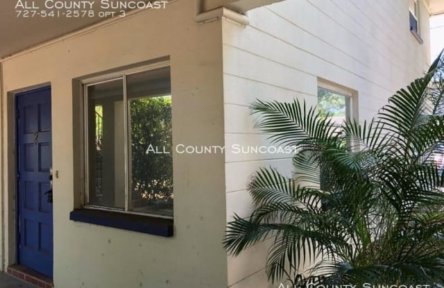 935 34th Ave N - 935 34th Ave N, St. Petersburg, FL 33704