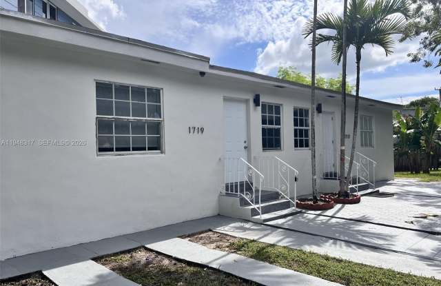 1717 NW 15th St Rd photos photos