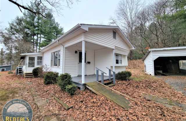 2 Bedroom Right in Town! - 153 Ridgewood Drive, Boone, NC 28607