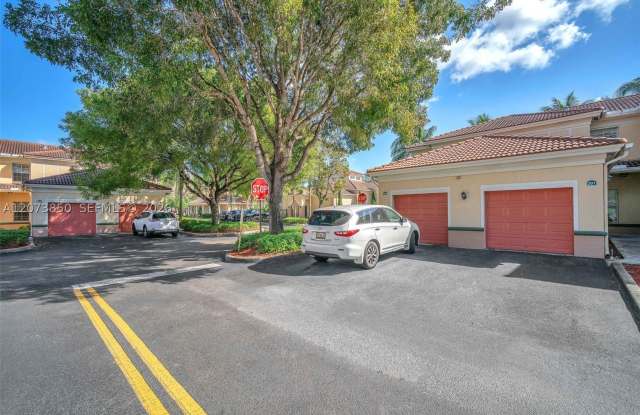 2532 Centergate Dr Gallery 4