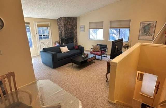 Multi level ped negotialble 2Bd unit available in Zephyr Cove available now! Gallery 4