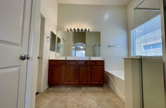 25853 W Elizabeth Ave photos photos