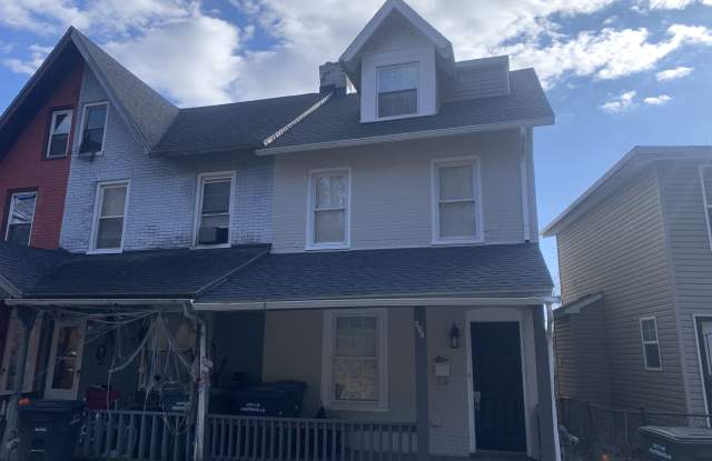 208 Fleetwood St photos photos