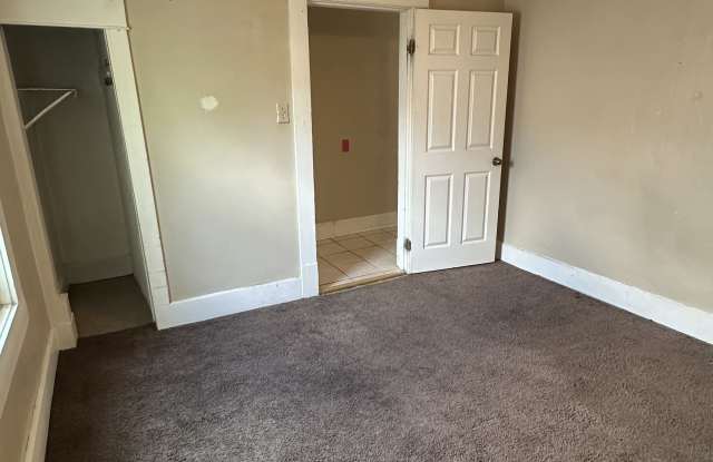 1815 1/2 Fletcher Street - 2 Gallery 2