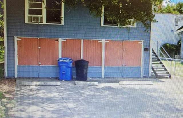 Quaint 2 bedroom in St. Petersburg Gallery 1