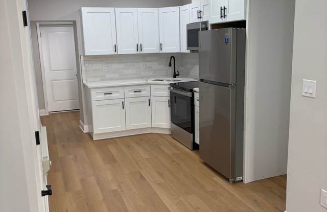 Beautiful Newly Renovated 3 Bedroom Home Now Available in West Parkside Gallery 4