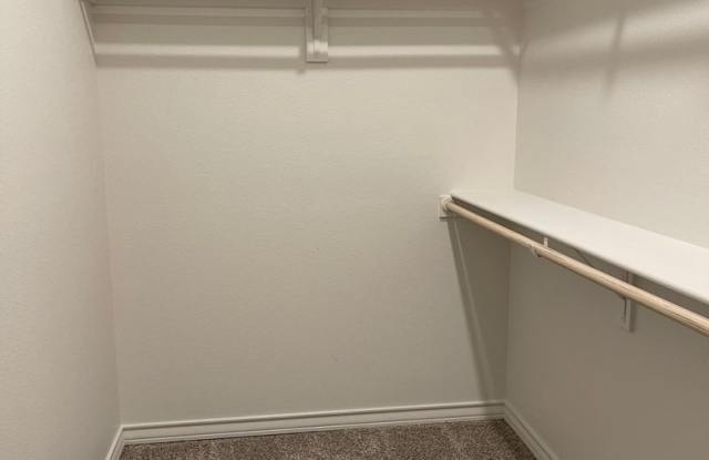 AVAILABLE NOW! 4 bed 2 bath 2 car garage Frenship ISD! Gallery 4