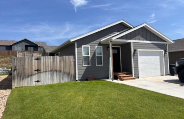 3 BED | 2 BATH | DOUBLE GARAGE | RAPID VALLEY Gallery 1