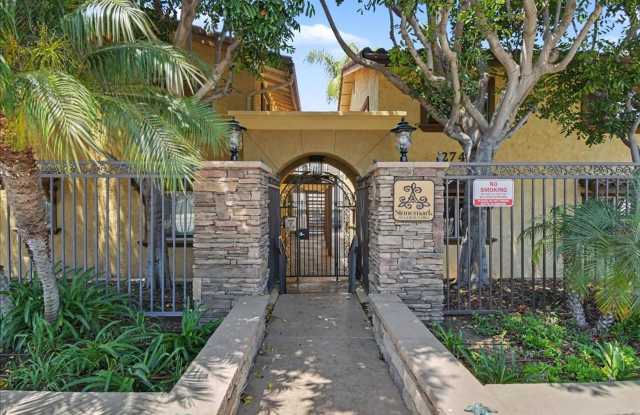 Walk to Balboa Park from This Beautiful Golden Hill Condo with Two Side-by-Side Parking Spaces Gallery 1