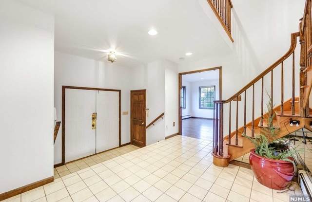 407 Golf Course Drive Gallery 3