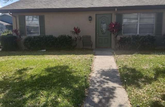 1904 CANTERBURY LANE - 1904 Canterbury Lane, Sun City Center, FL 33573