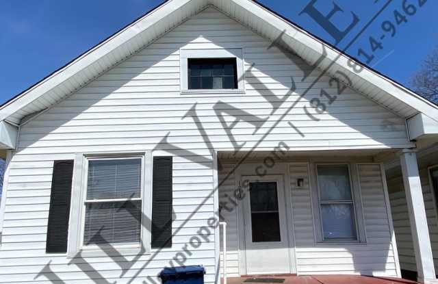 Two Bedroom, Walking Distance to Campus photos photos