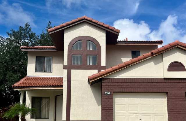Newly Listed 2 Bed / 2.5 Bath Townhouse with Garage in Apopka! - 3352 Gray Fox Cove, Forest City, FL 32703