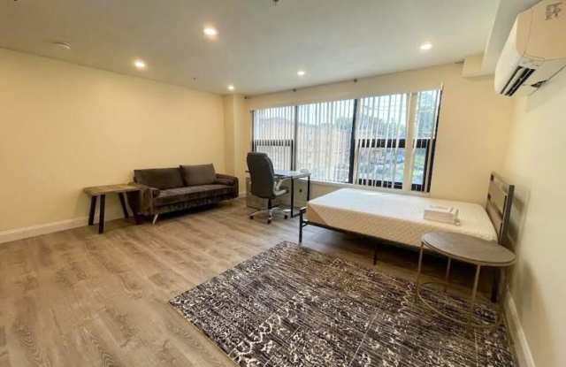 1024 Commonwealth Ave. photos photos