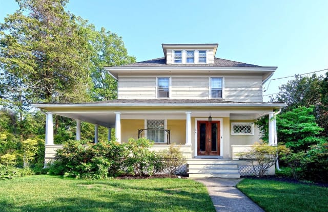 158 Willow Street - 158 Willow Street, Roslyn Heights, NY 11577